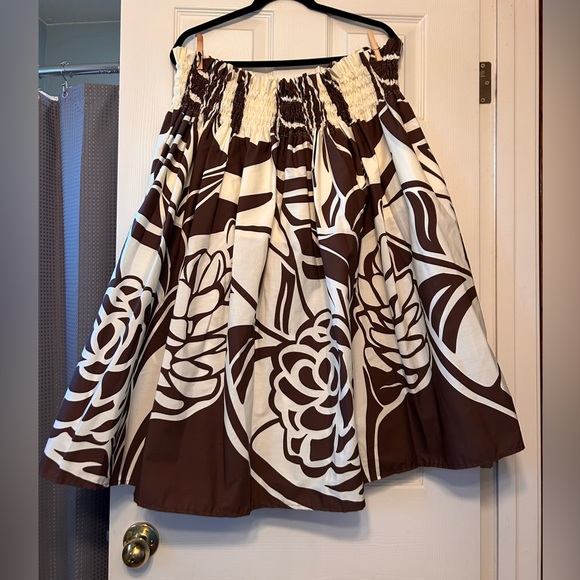 Royal Hawaiian creations Pa’U Brown and White floral hula skirt - Picture 1 of 4